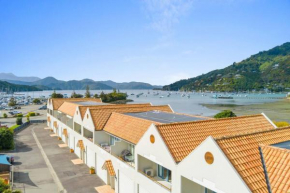 Unit 8 Waterfront Holiday Home